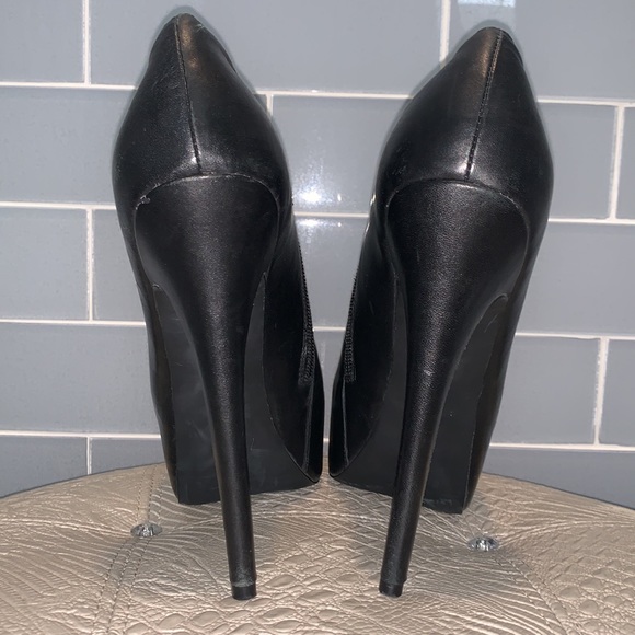 Steve Madden Vippper Leather Booties; 10; Black - Picture 3 of 7